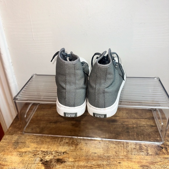 Nothing New High Top Gray and White Sneakers, Size 8 - Picture 5 of 7